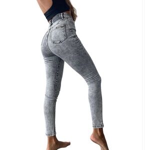Chipre Gray Denim Jeans